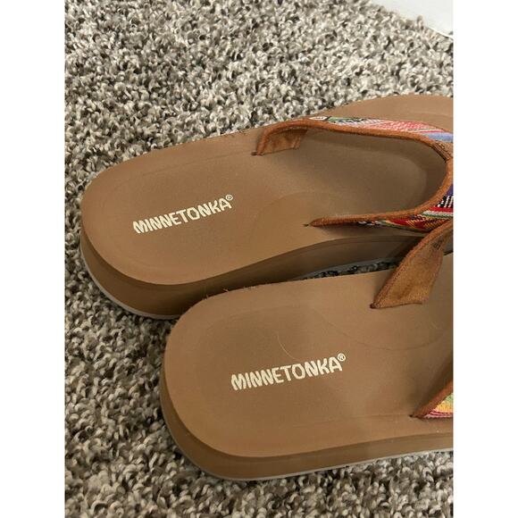 Minnetonka Flip Flops Women's Size 8 Comfort Slip On Tan Cute Sandals - Picture 5 of 9